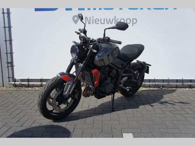 triumph - trident-660