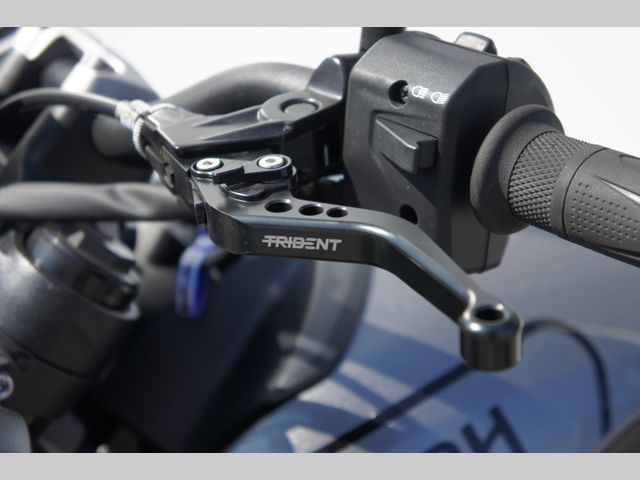triumph - trident-660