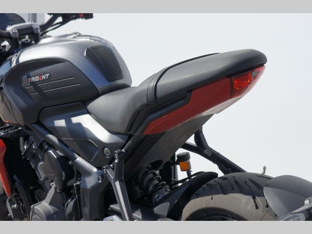 triumph - trident-660