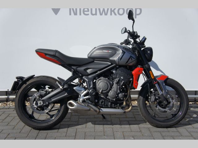 triumph - trident-660