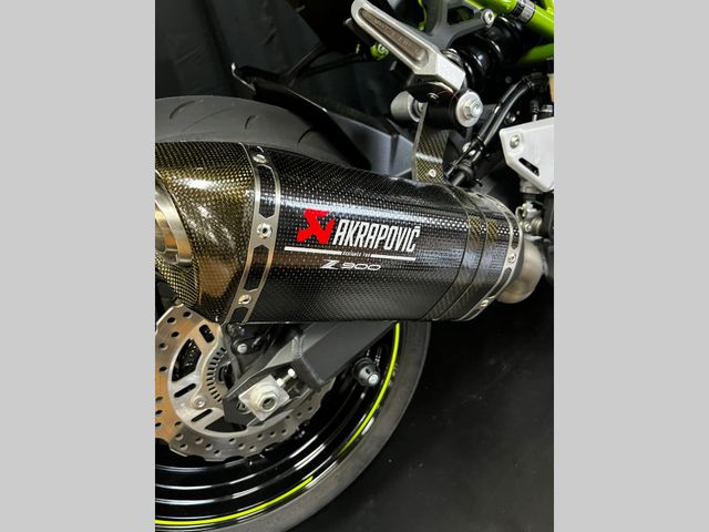 kawasaki - z900