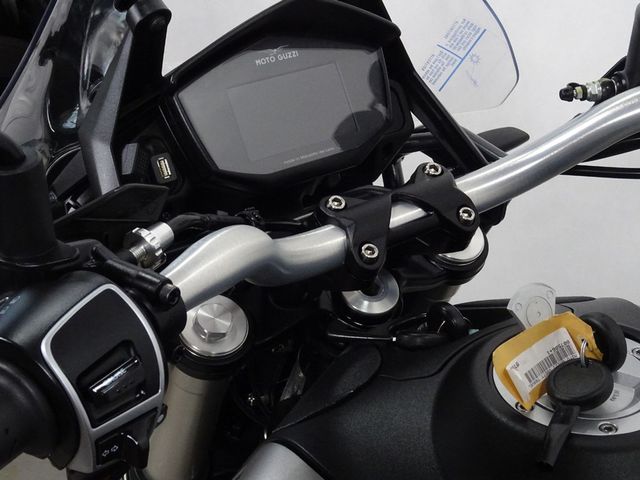 moto-guzzi - v-85-tt-travel