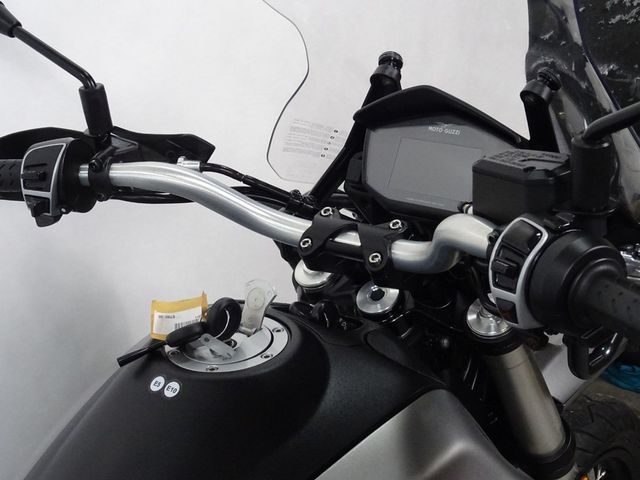 moto-guzzi - v-85-tt-travel