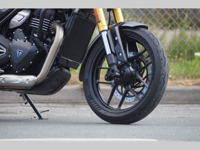 triumph - speed-400