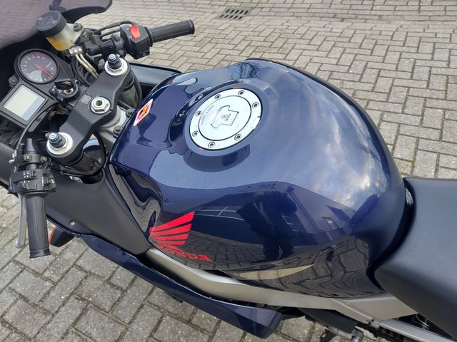 honda - cbr-900-rr-fireblade