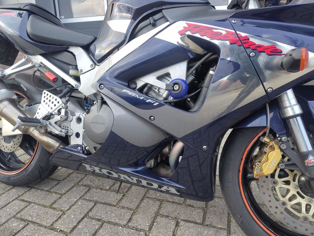 honda - cbr-900-rr-fireblade