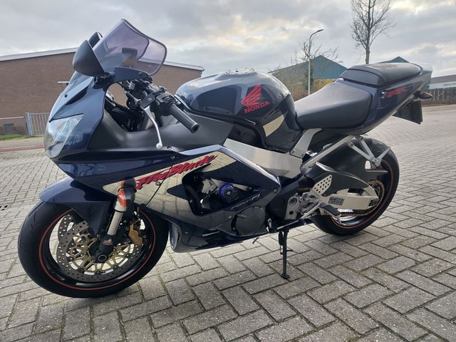 honda - cbr-900-rr-fireblade