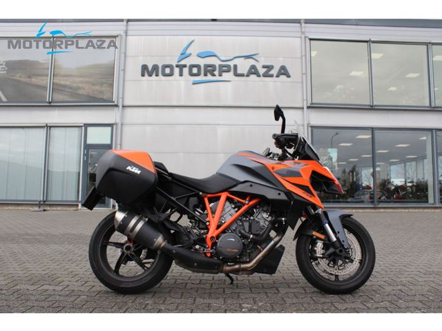 ktm - 1290-super-duke-gt