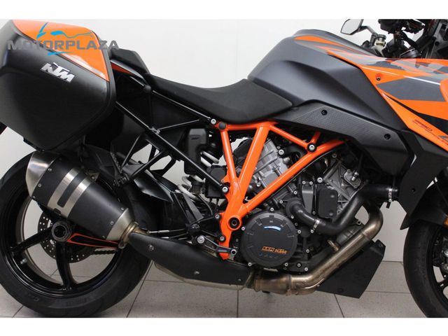 ktm - 1290-super-duke-gt