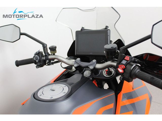 ktm - 1290-super-duke-gt