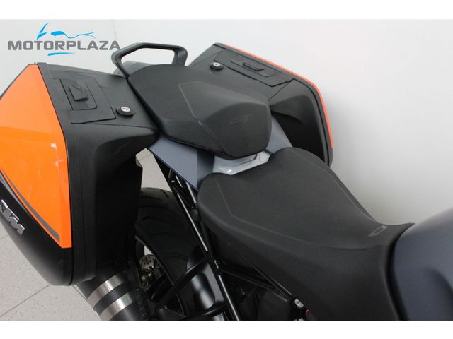 ktm - 1290-super-duke-gt