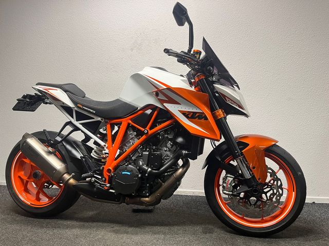 ktm - 1290-super-duke-r