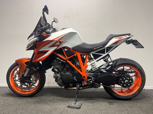 ktm - 1290-super-duke-r