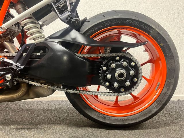 ktm - 1290-super-duke-r