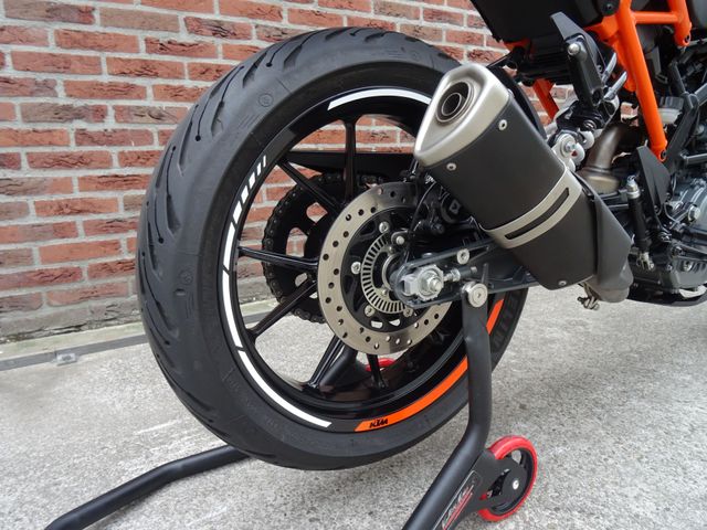 ktm - 125-duke