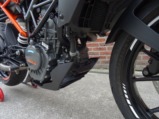 ktm - 125-duke