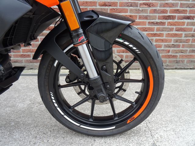 ktm - 125-duke