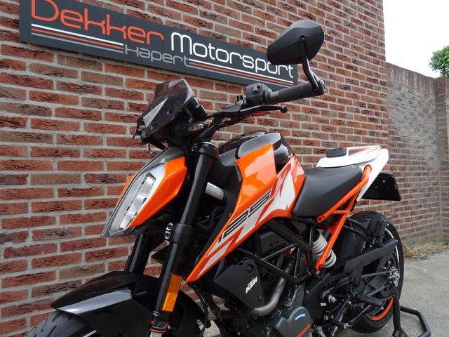 ktm - 125-duke