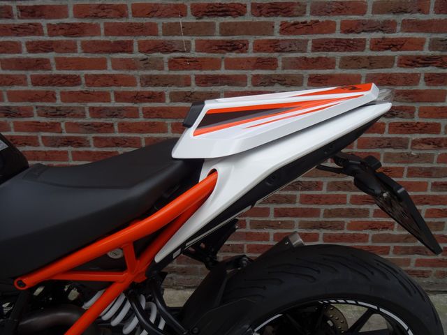ktm - 125-duke