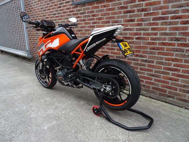ktm - 125-duke