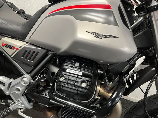 moto-guzzi - v-85-tt-travel