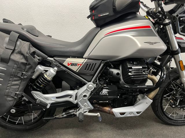 moto-guzzi - v-85-tt-travel