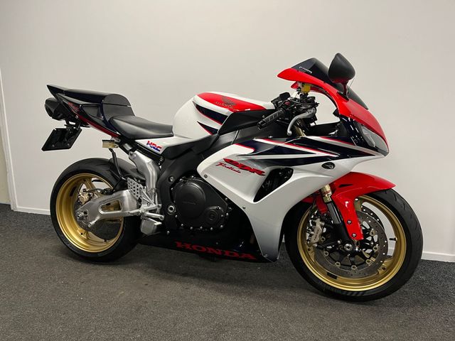 honda - cbr-1000-rr-fireblade