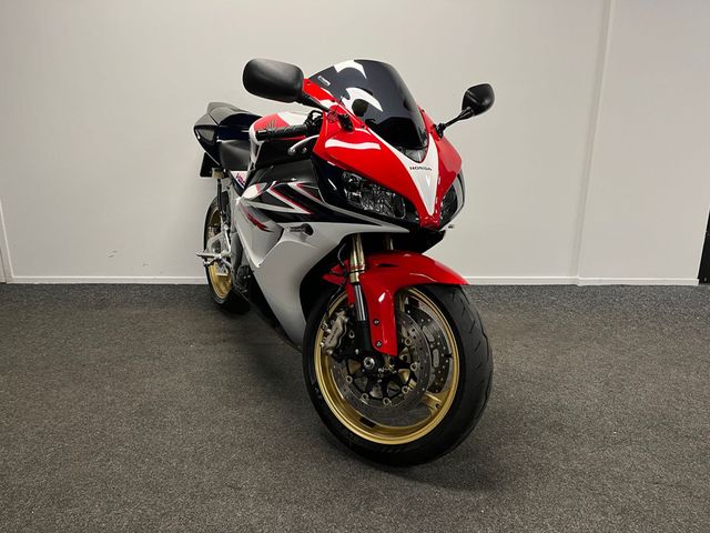 honda - cbr-1000-rr-fireblade