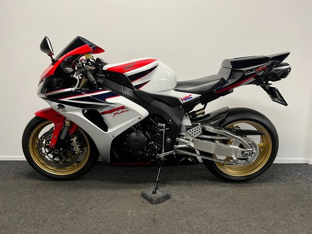 honda - cbr-1000-rr-fireblade