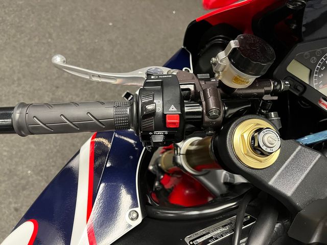honda - cbr-1000-rr-fireblade