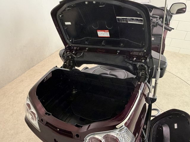 honda - gl-1800-goldwing-abs