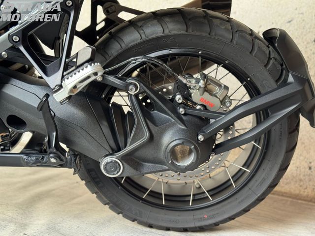 bmw - r-1300-gs-adventure-triple-black