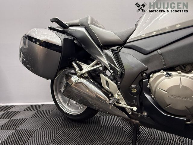 honda - vfr-1200-f