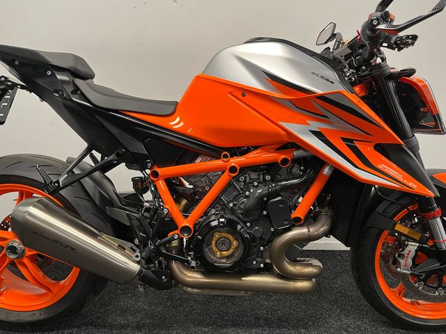 ktm - 1290-super-duke-r