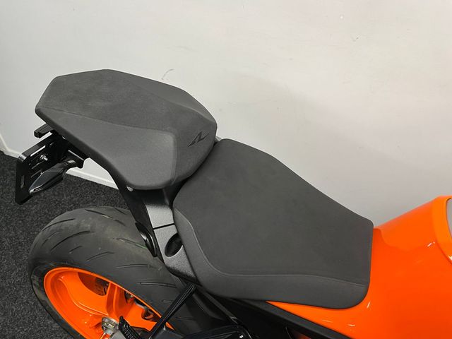 ktm - 1290-super-duke-r