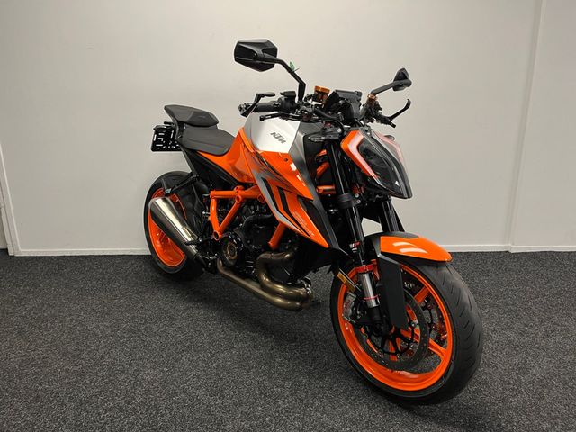 ktm - 1290-super-duke-r