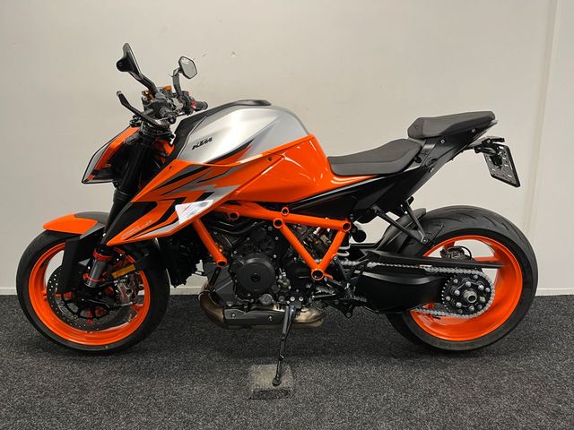 ktm - 1290-super-duke-r