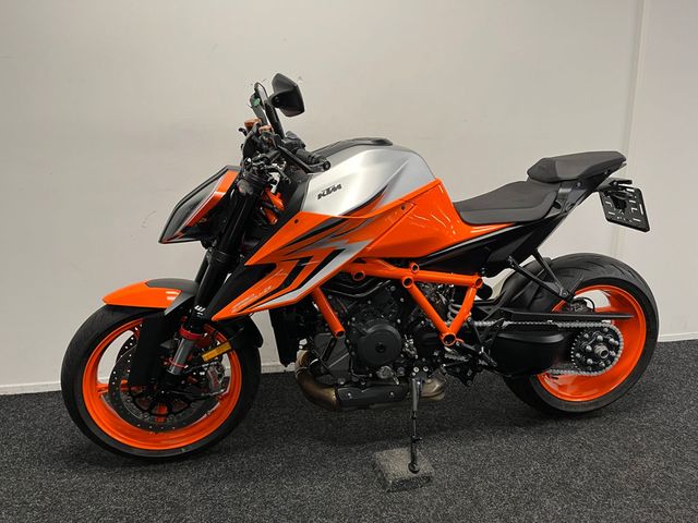 ktm - 1290-super-duke-r