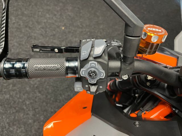 ktm - 1290-super-duke-r