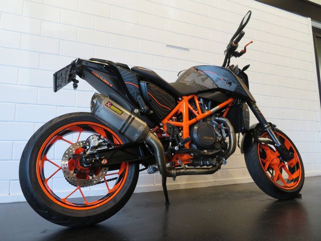 ktm - 690-duke-r
