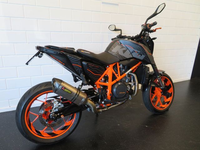 ktm - 690-duke-r