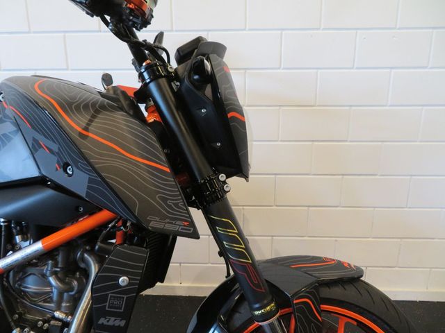 ktm - 690-duke-r