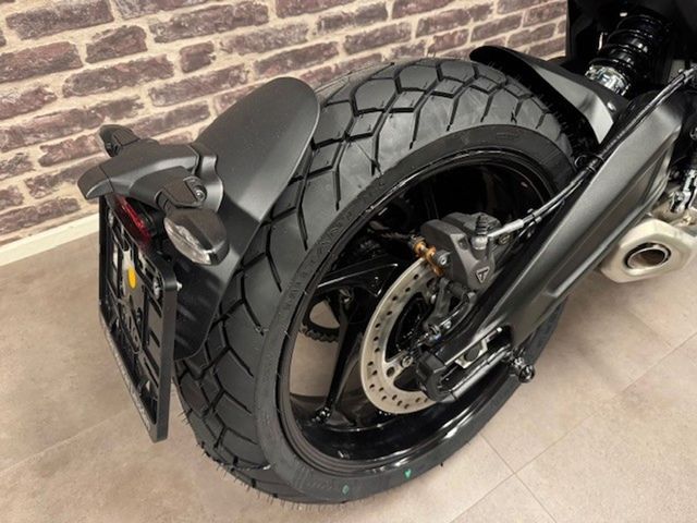 triumph - trident-660