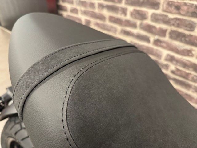 triumph - trident-660