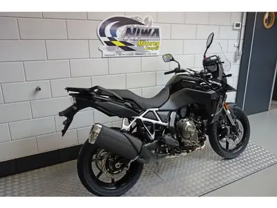 SUZUKI V-STROM 800 – foto 3