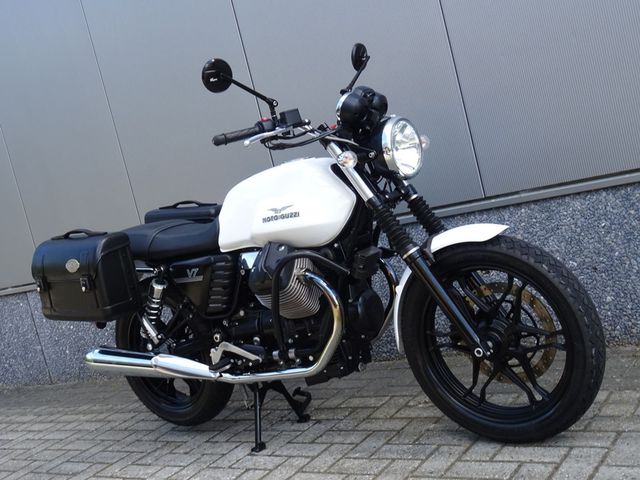 moto-guzzi - v-7-stone