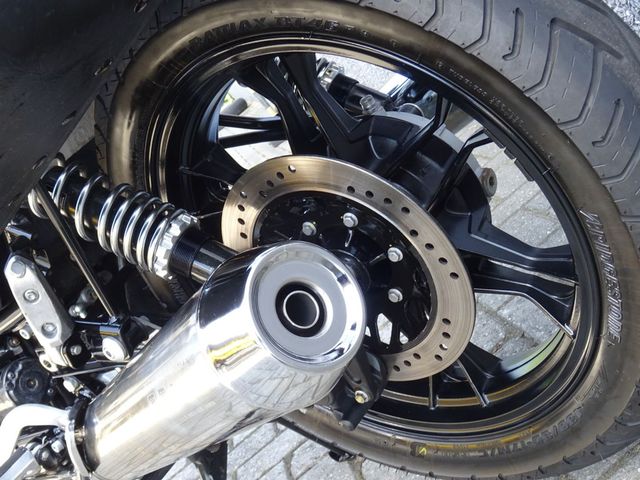 moto-guzzi - v-7-stone