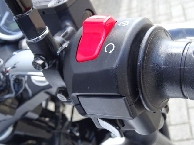 moto-guzzi - v-7-stone