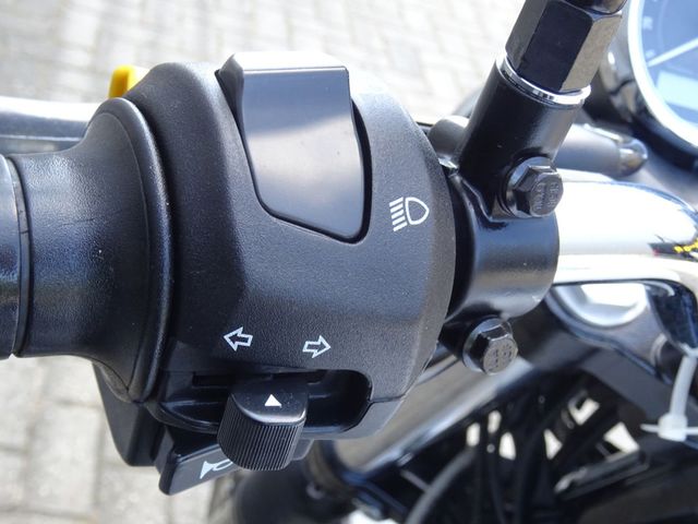 moto-guzzi - v-7-stone