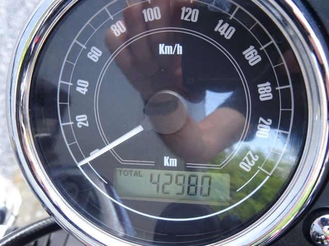 moto-guzzi - v-7-stone